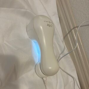 Clarisonic Mia 2 Facial Cleansing Brush - EUC White